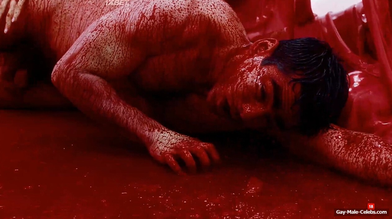 Omar Ayuso nude in Silencio