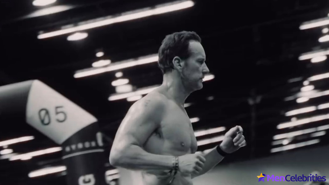 Patrick Wilson shirtless in GYM