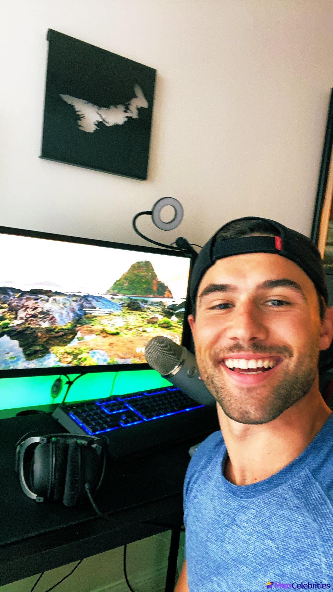 Robbie Graham-Kuntz shirtless pics