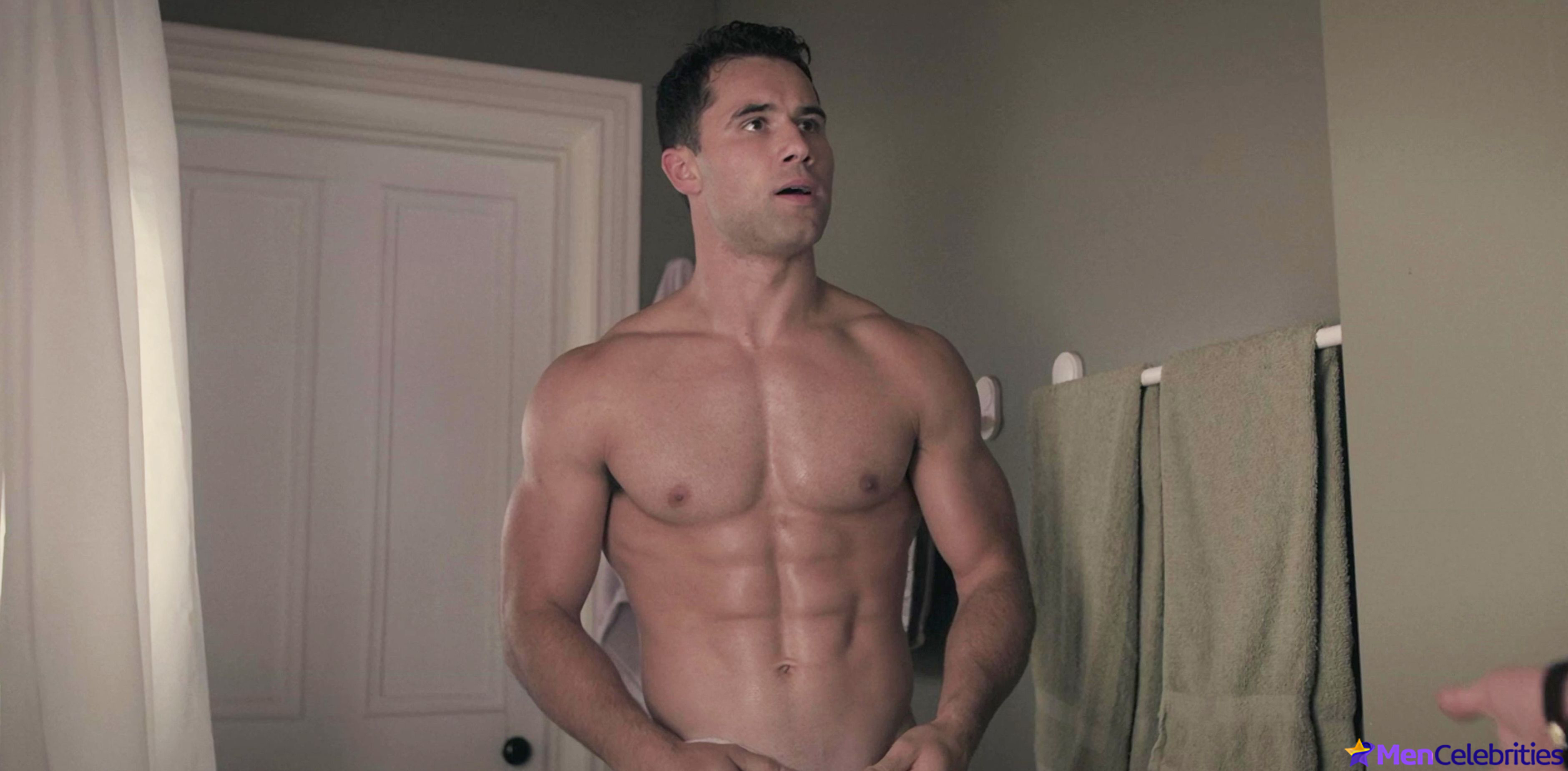 Robbie Graham-Kuntz frontal nude