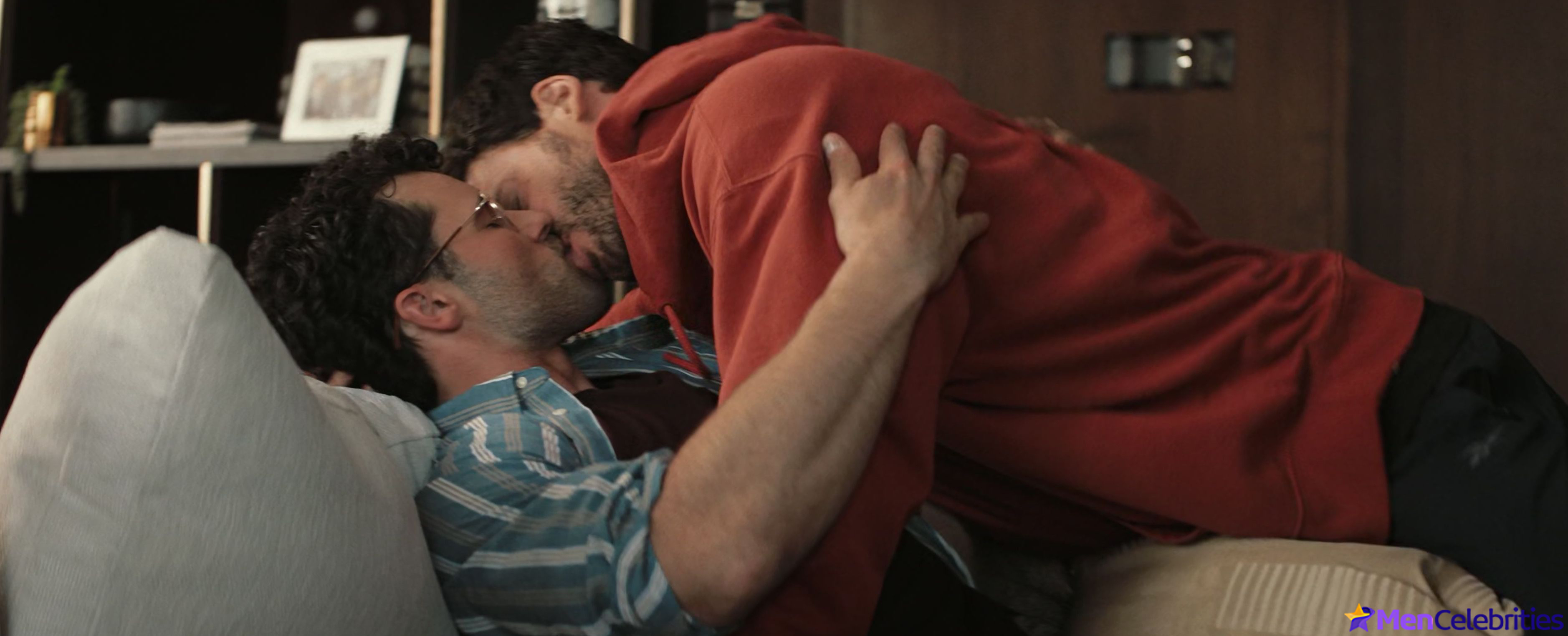 Robbie Graham-Kuntz nude gay scenes