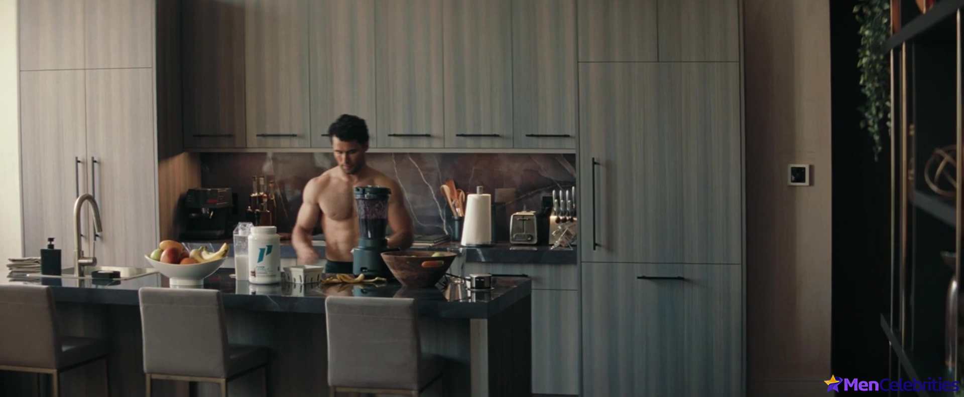 Robbie Graham-Kuntz nude gay scenes