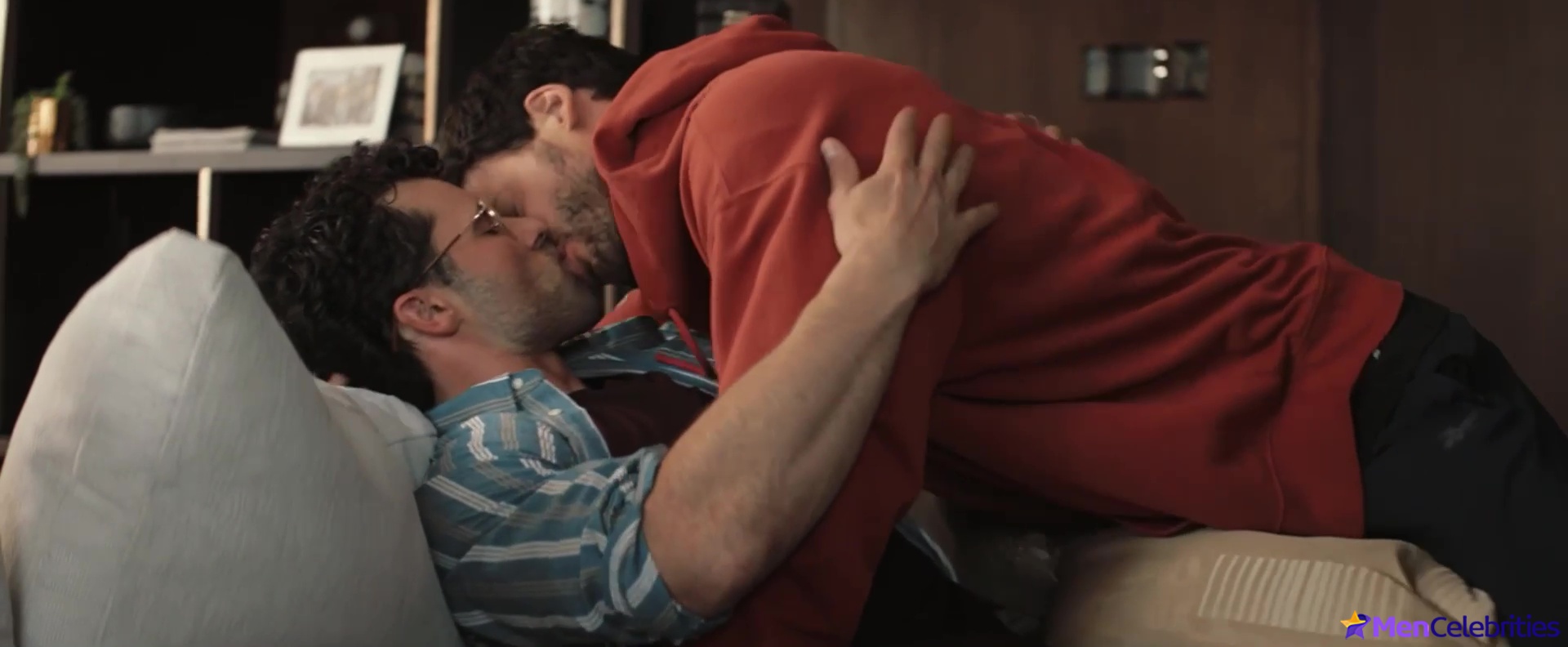 Robbie Graham-Kuntz nude gay scenes