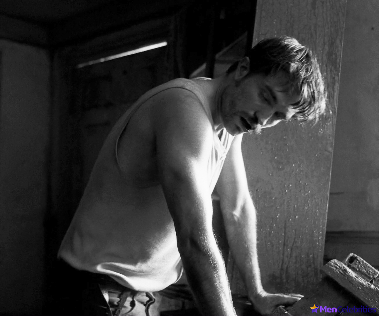 Robert Pattinson exposed