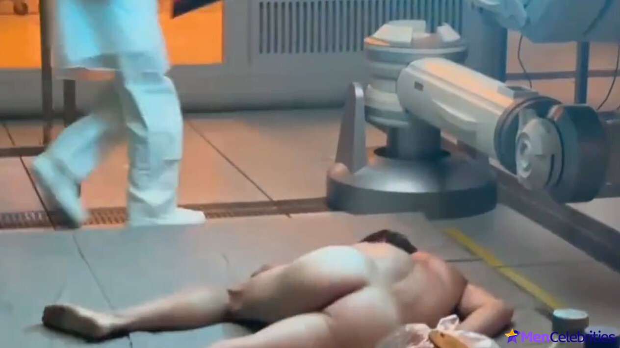 Robert Pattinson nude bum