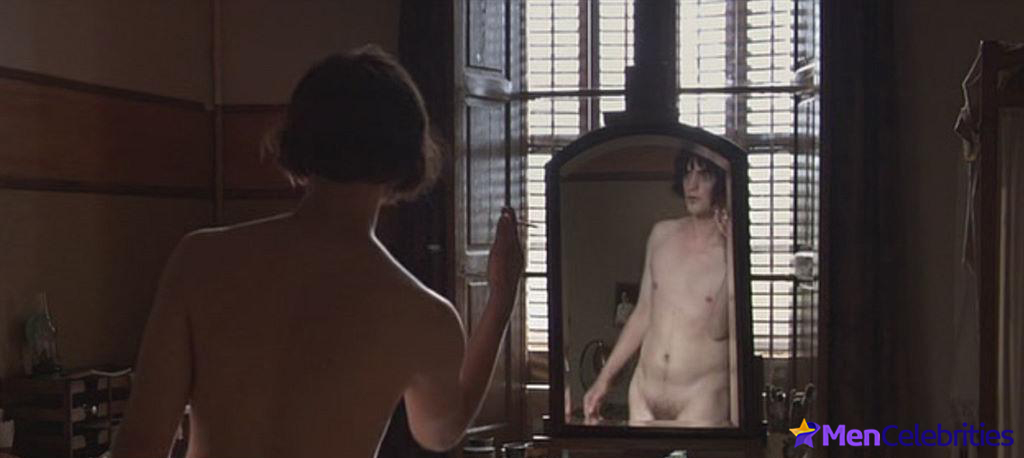 Robert Pattinson frontal nude