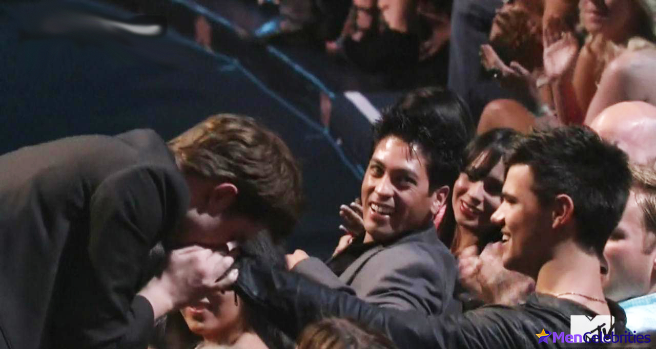 Robert Pattinson gay male celebs