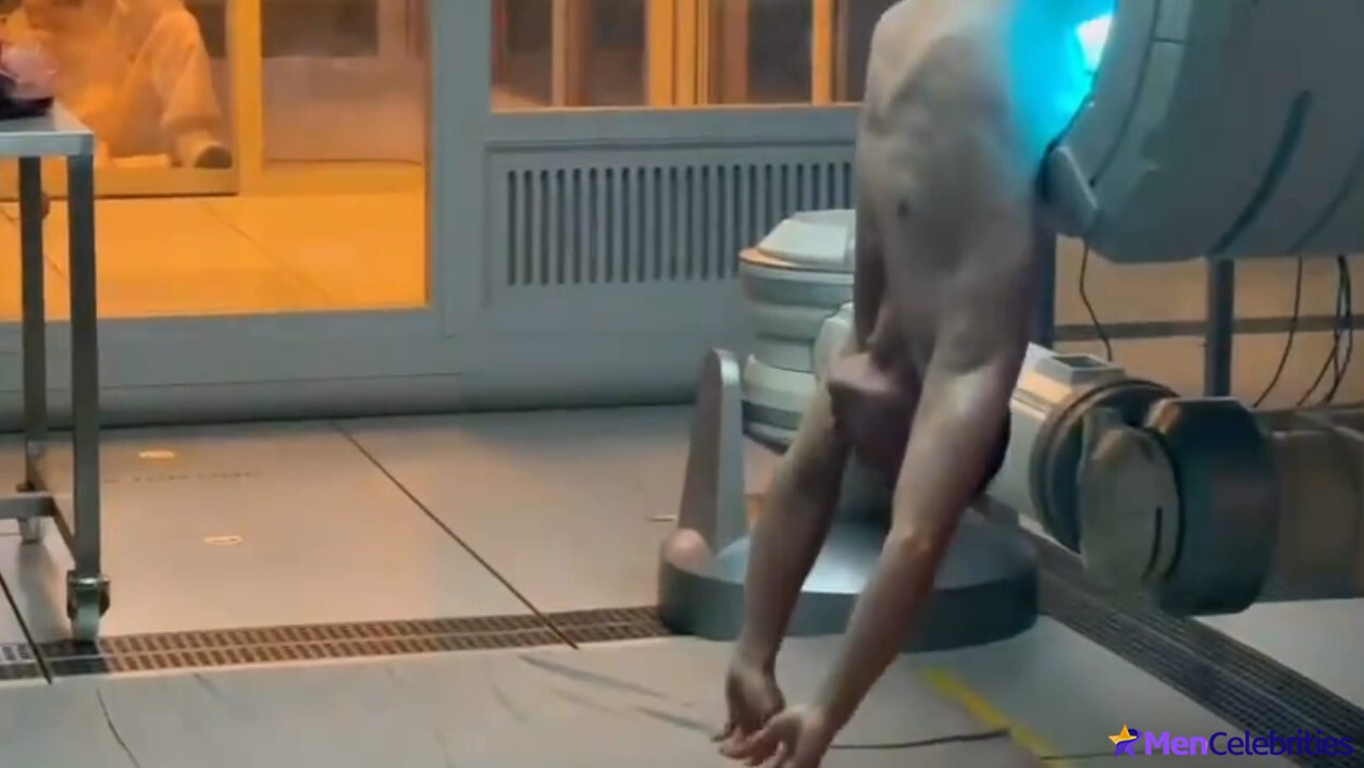 Robert Pattinson oops