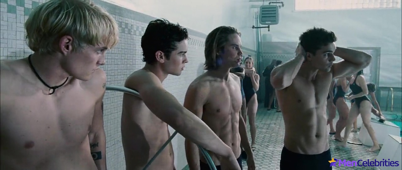 Toby Hemingway nude scenes