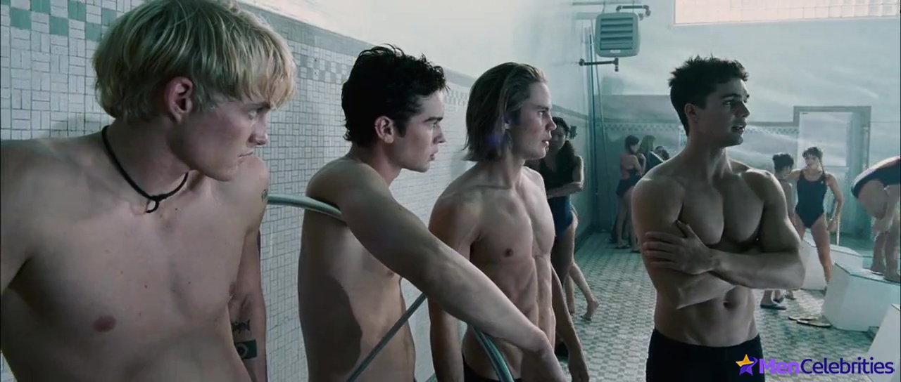 Toby Hemingway nude scenes