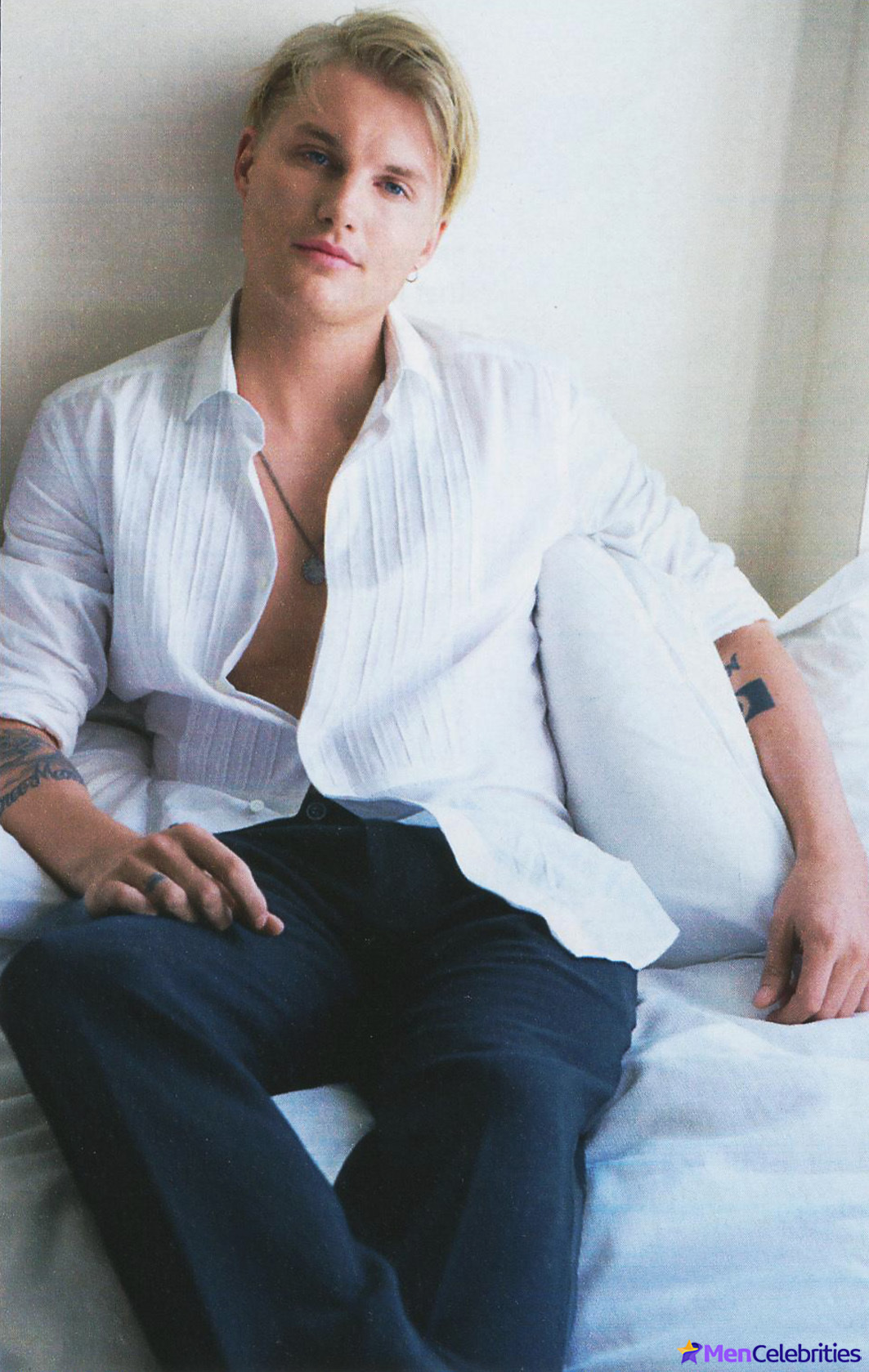 Toby Hemingway sexy photos