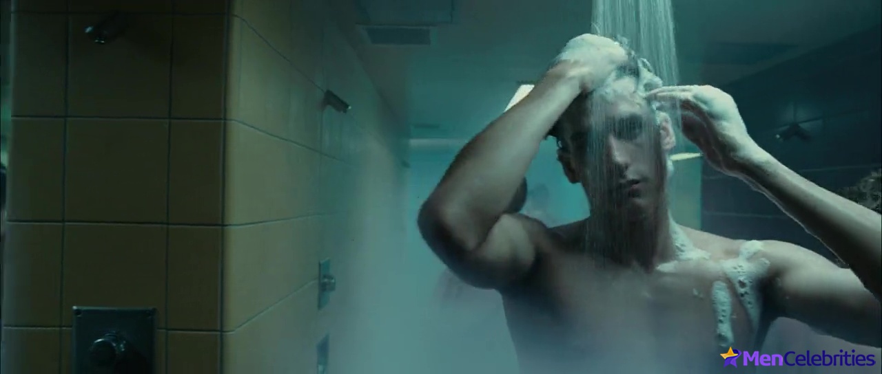 Toby Hemingway nude scenes
