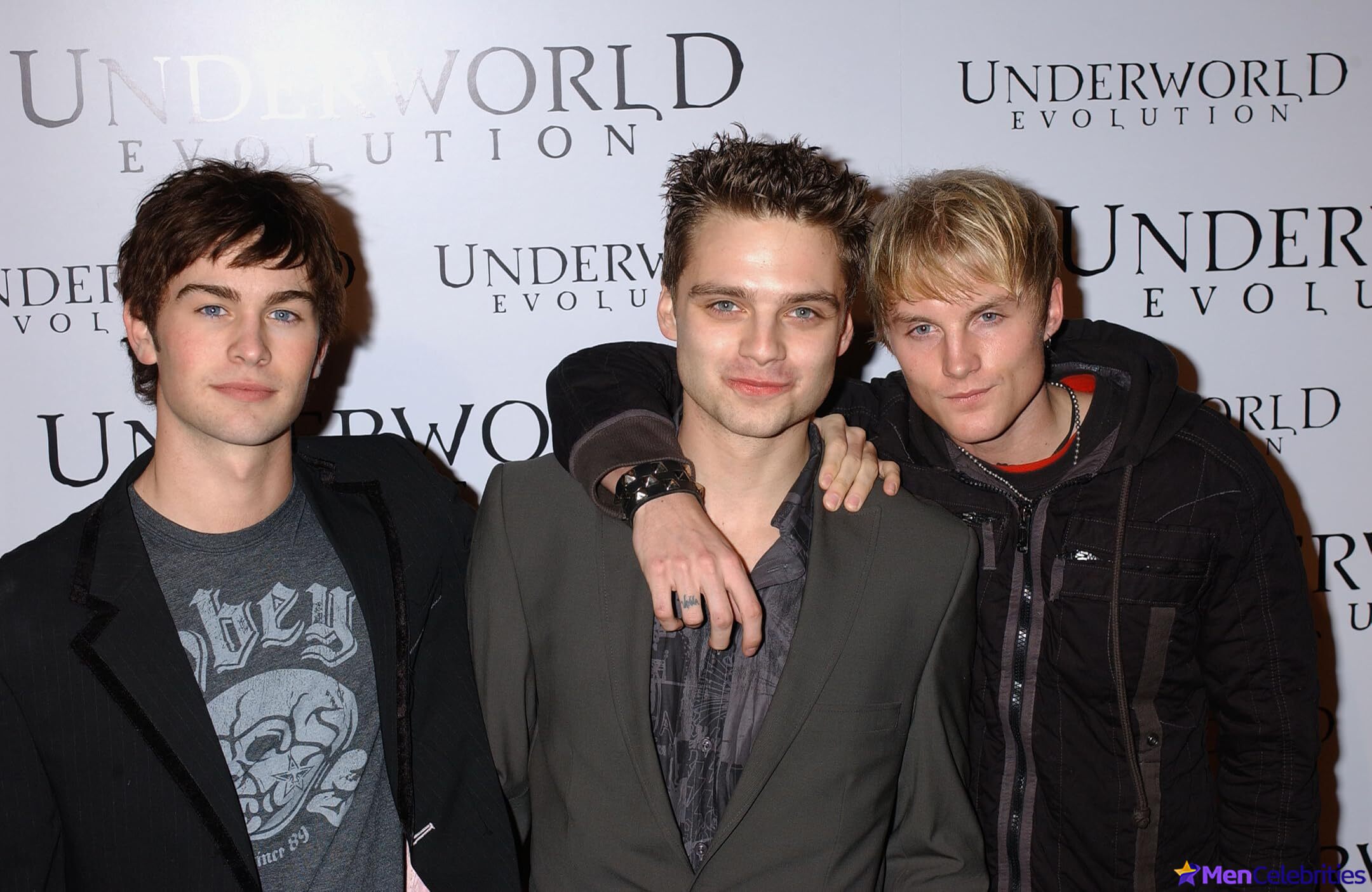 Toby Hemingway sexy photos