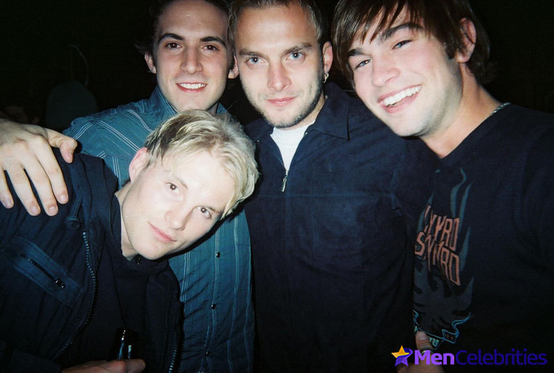 Toby Hemingway sexy photos