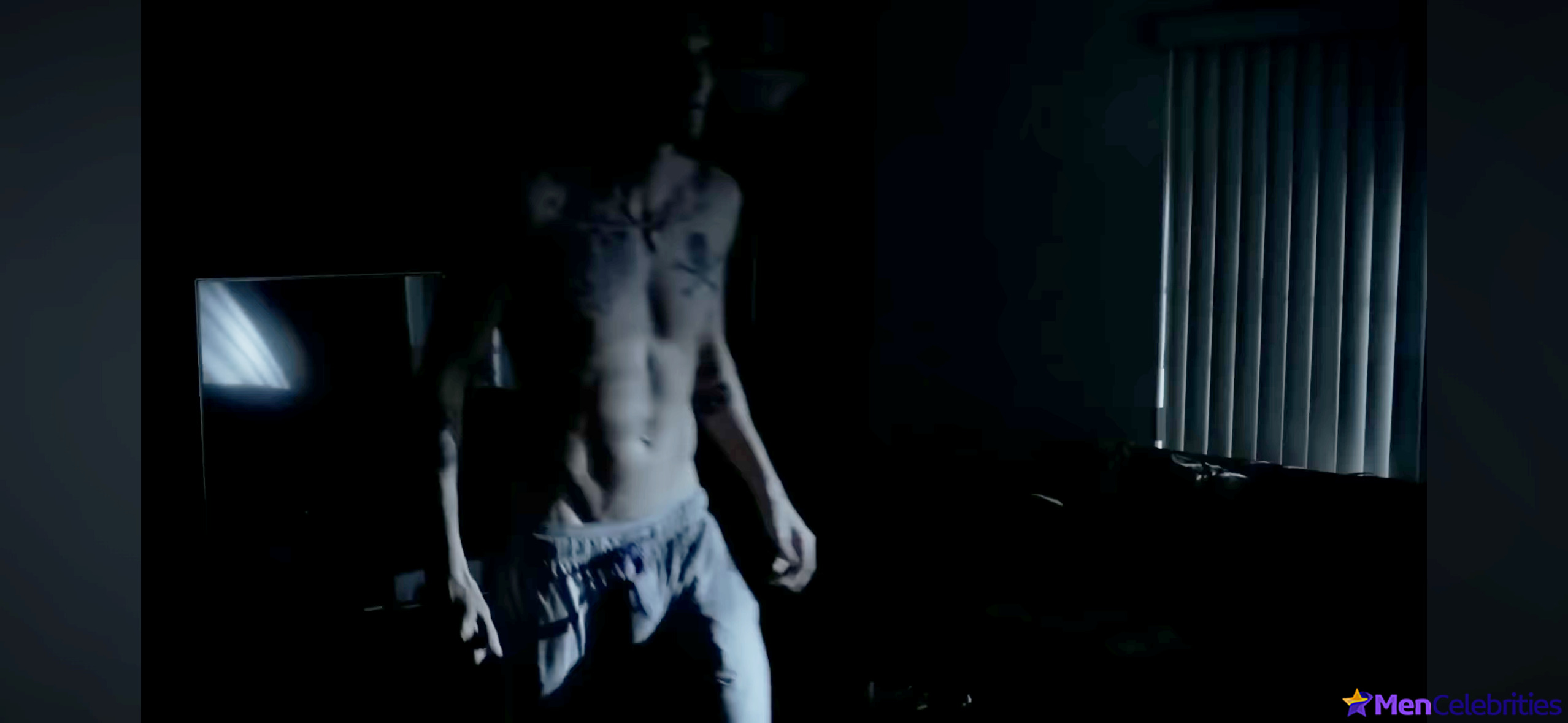 Toby Hemingway dick bulge