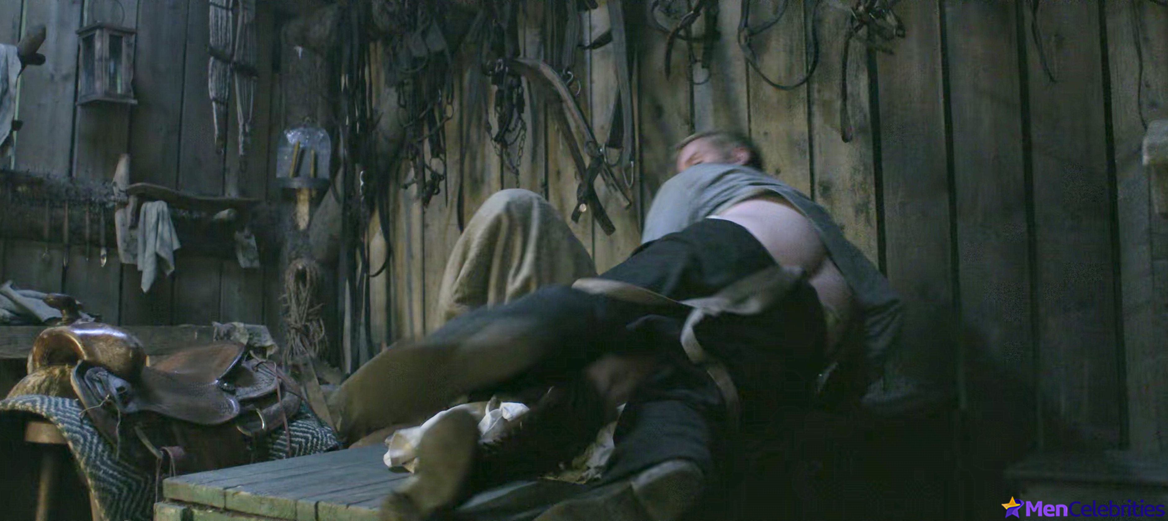 Toby Hemingway nudity