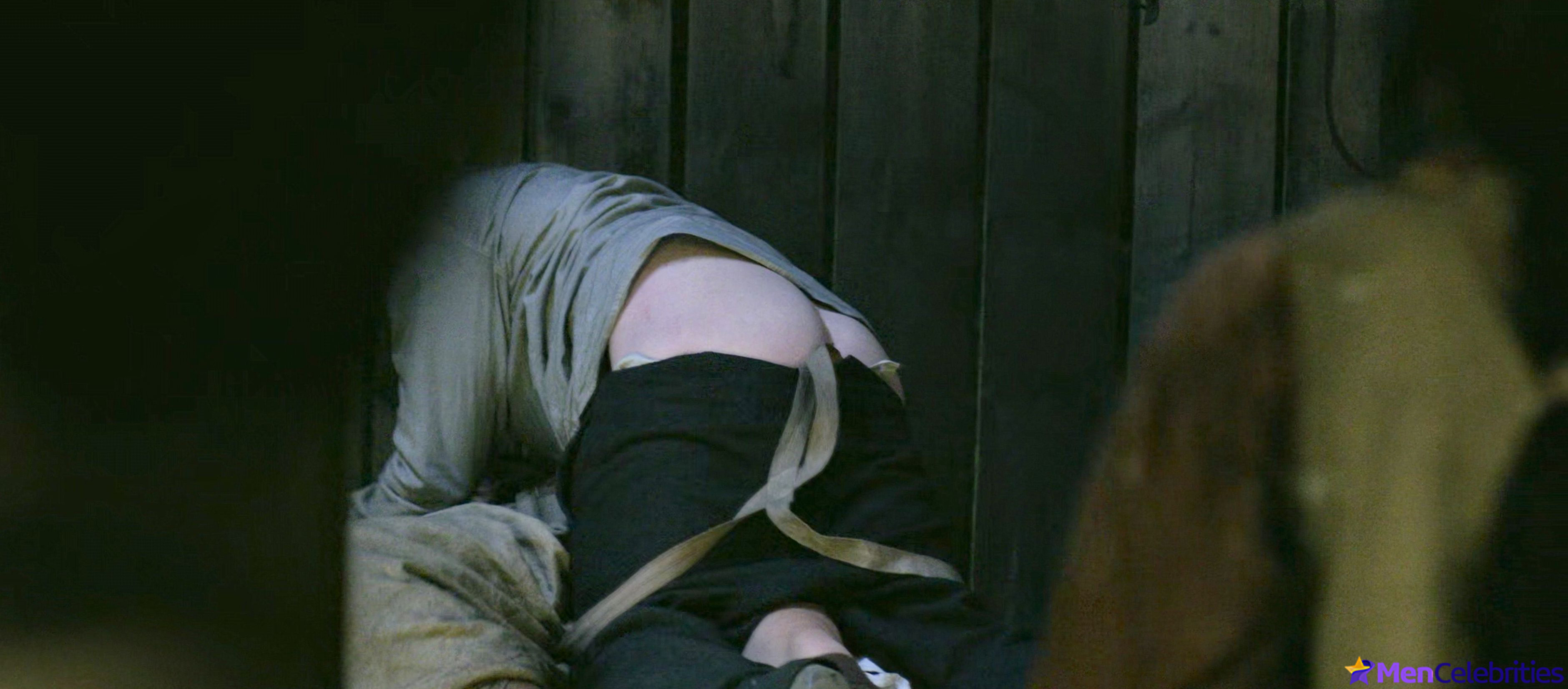 Toby Hemingway bare butt