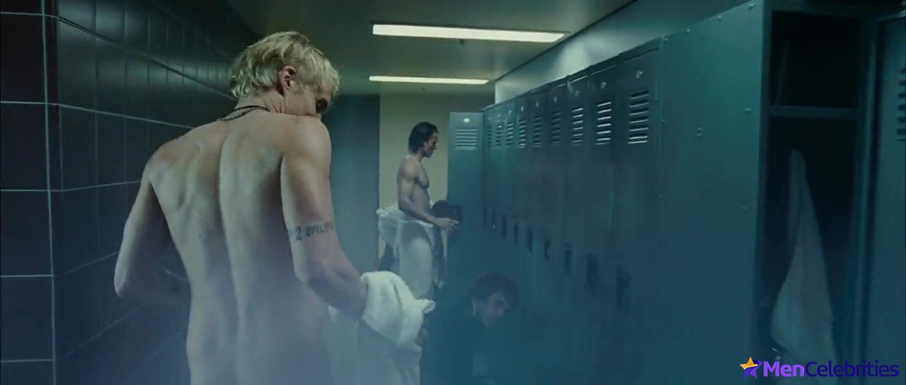 Toby Hemingway nude scenes