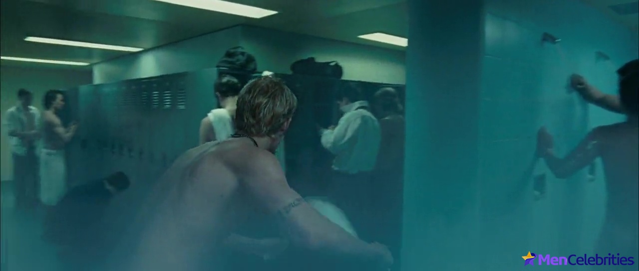 Toby Hemingway nude scenes