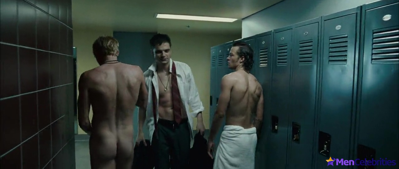 Toby Hemingway nude scenes