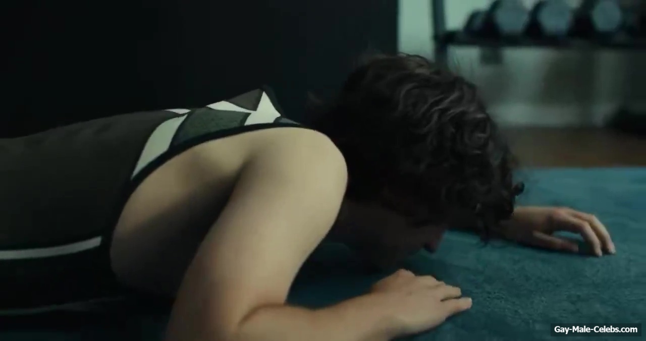 Alexander Skarsgard and Harry Melling gay sex in Pillion