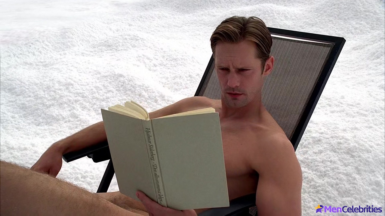 Alexander Skarsgard caught naked