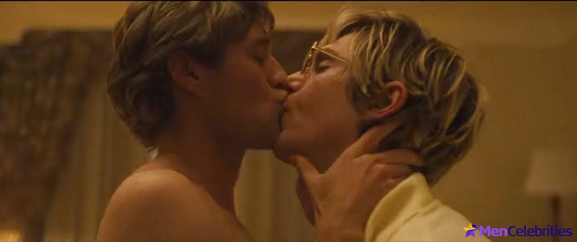 Evan Peters nude in Monster The Jeffrey Dahmer Story