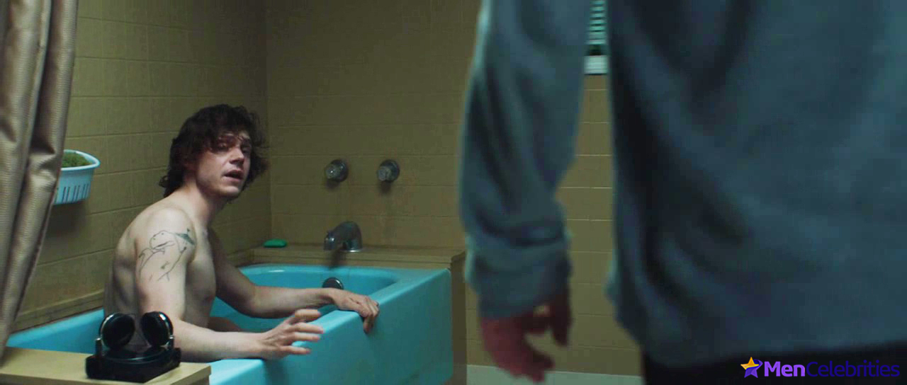 Evan Peters naked movie scenes