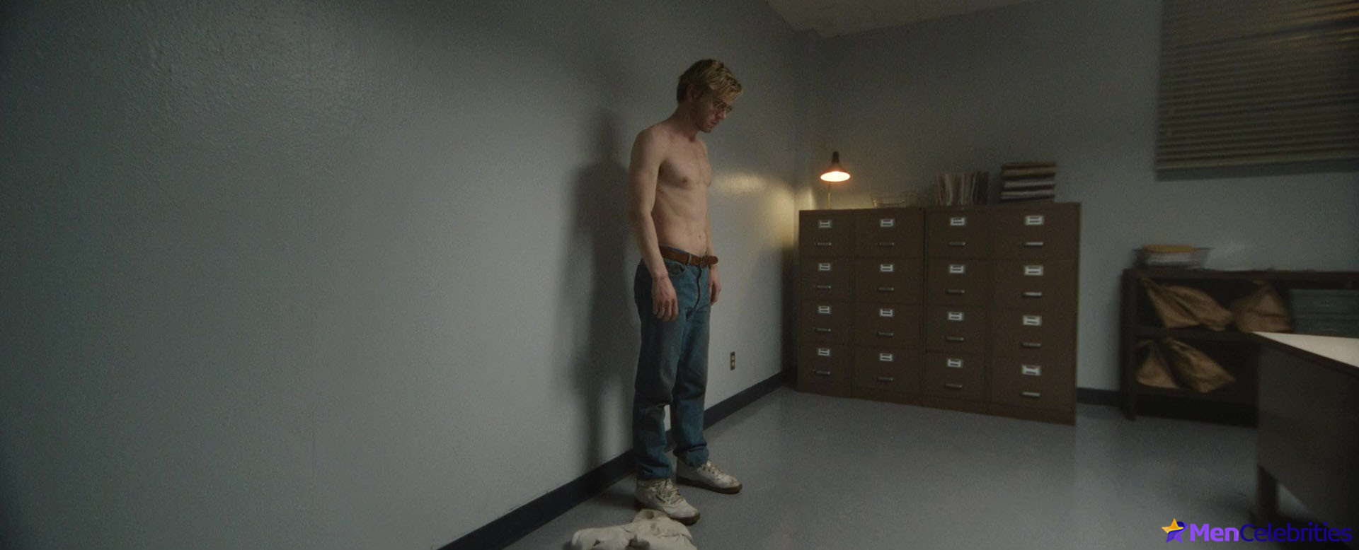 Evan Peters nude in Monster The Jeffrey Dahmer Story