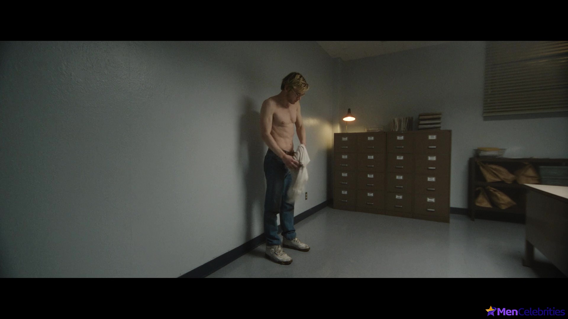 Evan Peters nude in Monster The Jeffrey Dahmer Story