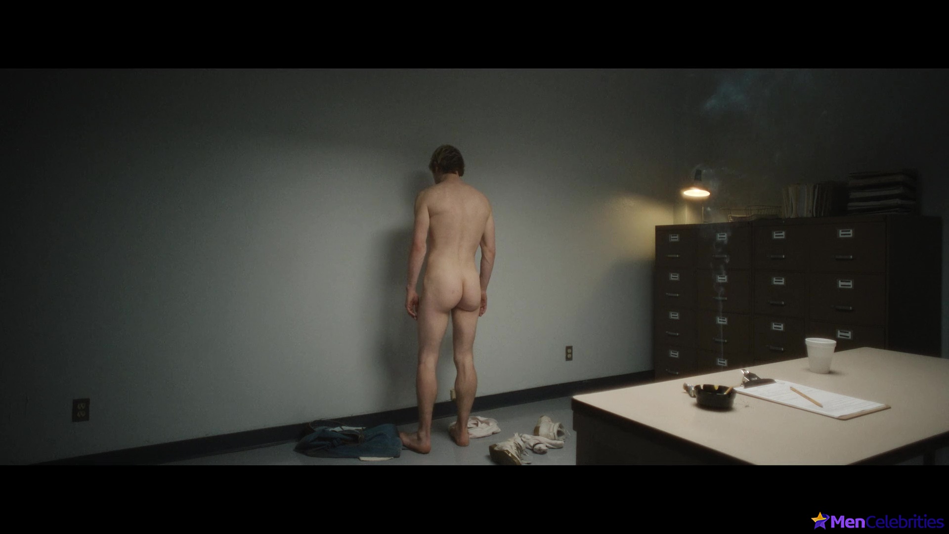 Evan Peters nude in Monster The Jeffrey Dahmer Story