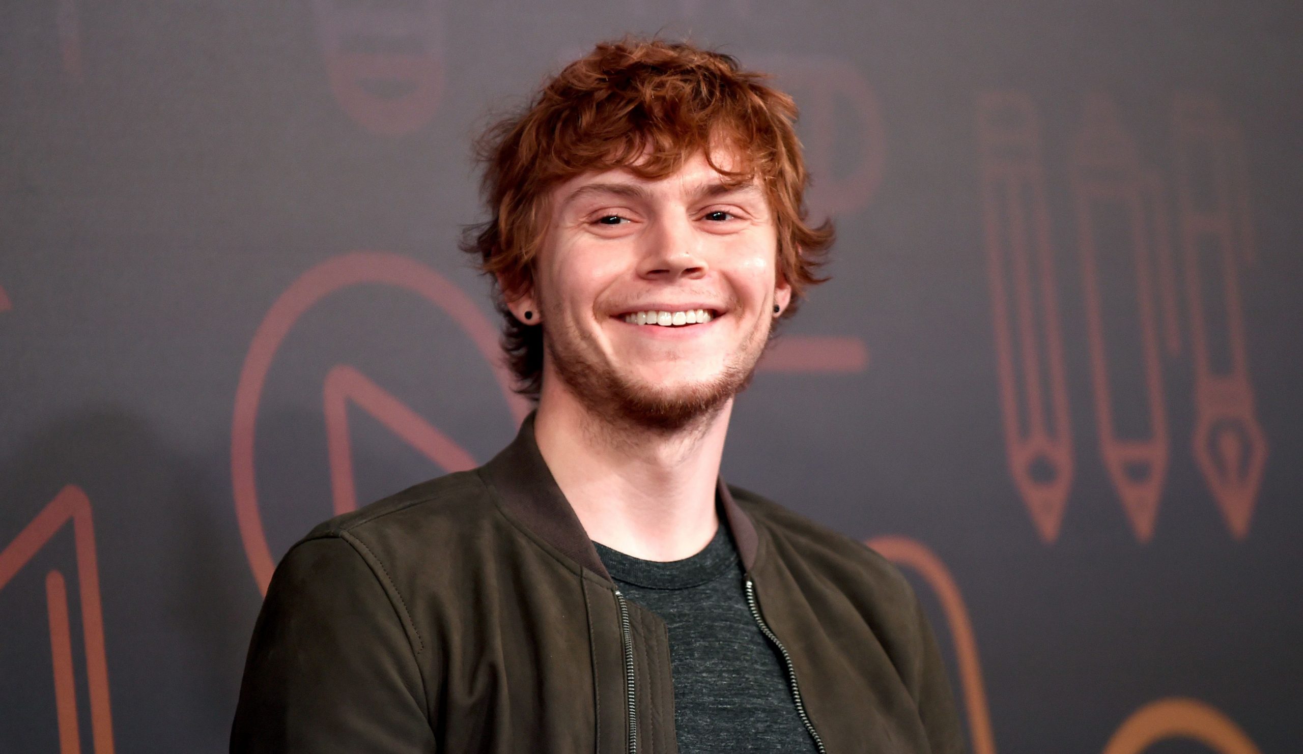 Evan Peters Nude Jerk Off Scenes And Shirtless Photos