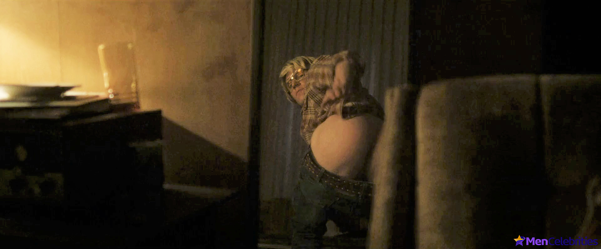 Evan Peters nude in Monster The Jeffrey Dahmer Story