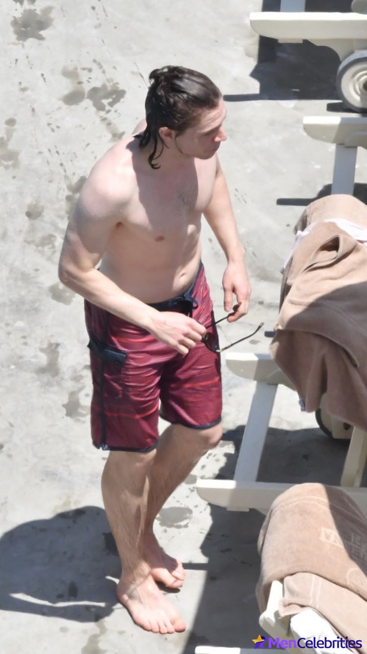 Evan Peters dick photos