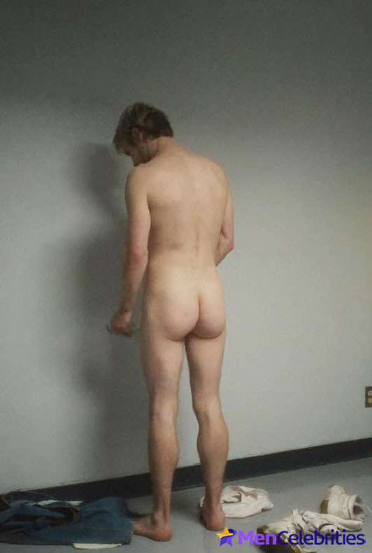 Evan Peters nude in Monster The Jeffrey Dahmer Story