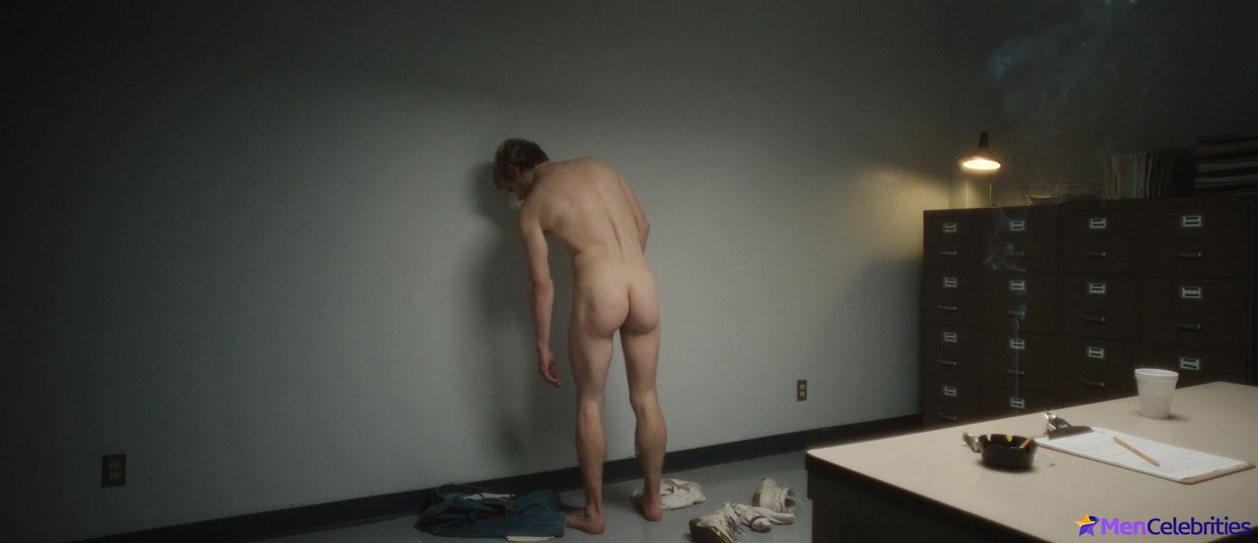 Evan Peters nude in Monster The Jeffrey Dahmer Story