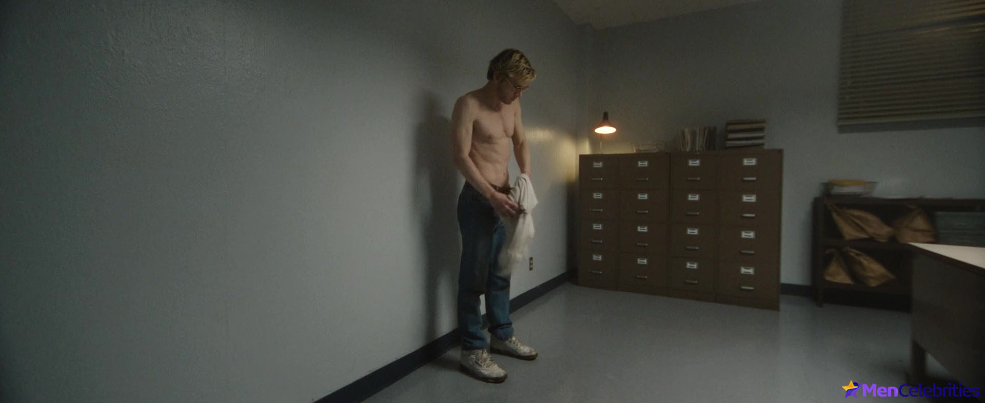 Evan Peters nude in Monster The Jeffrey Dahmer Story
