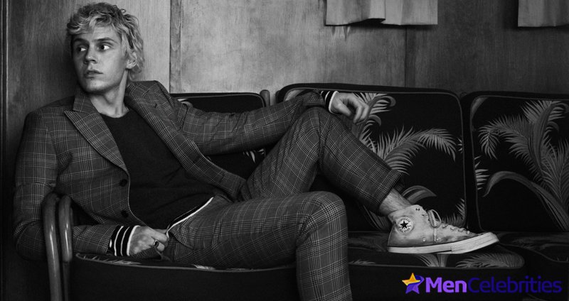 Evan Peters hot