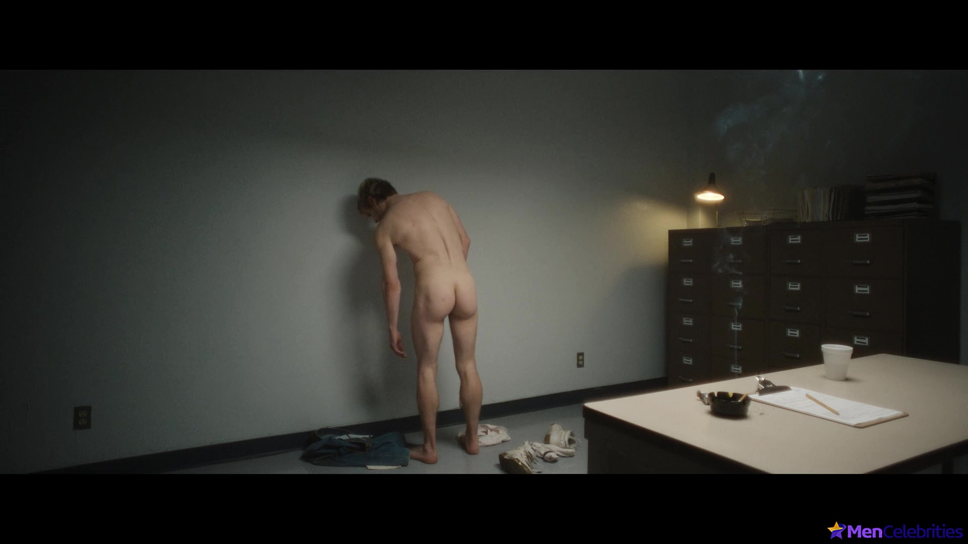 Evan Peters nude in Monster The Jeffrey Dahmer Story