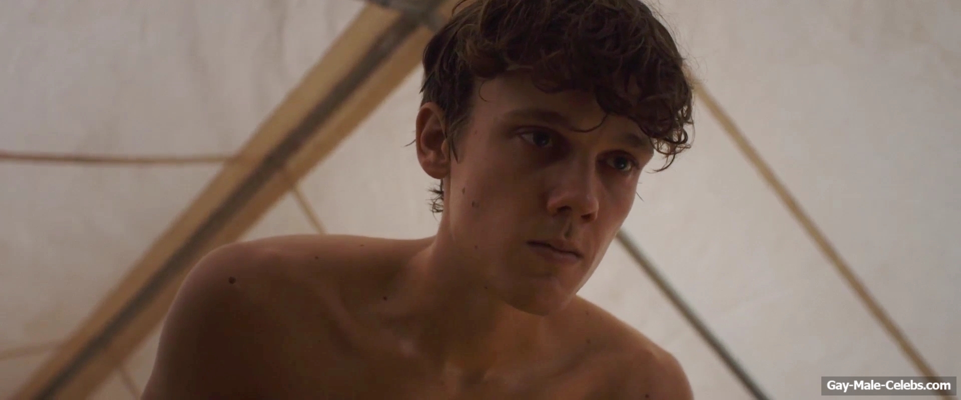 Hunter Doohan nude in The Wilderness