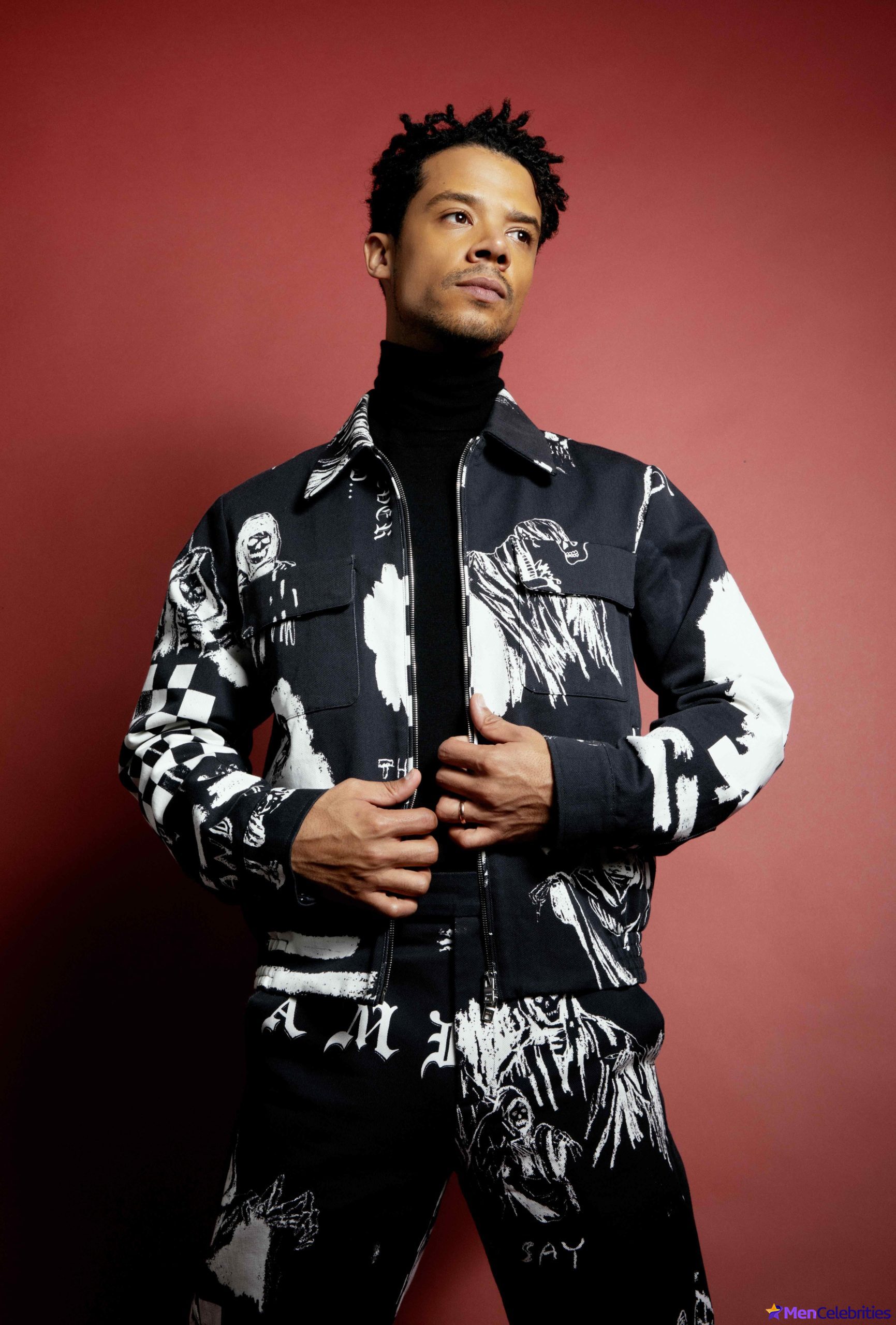 Jacob Anderson sexy pics