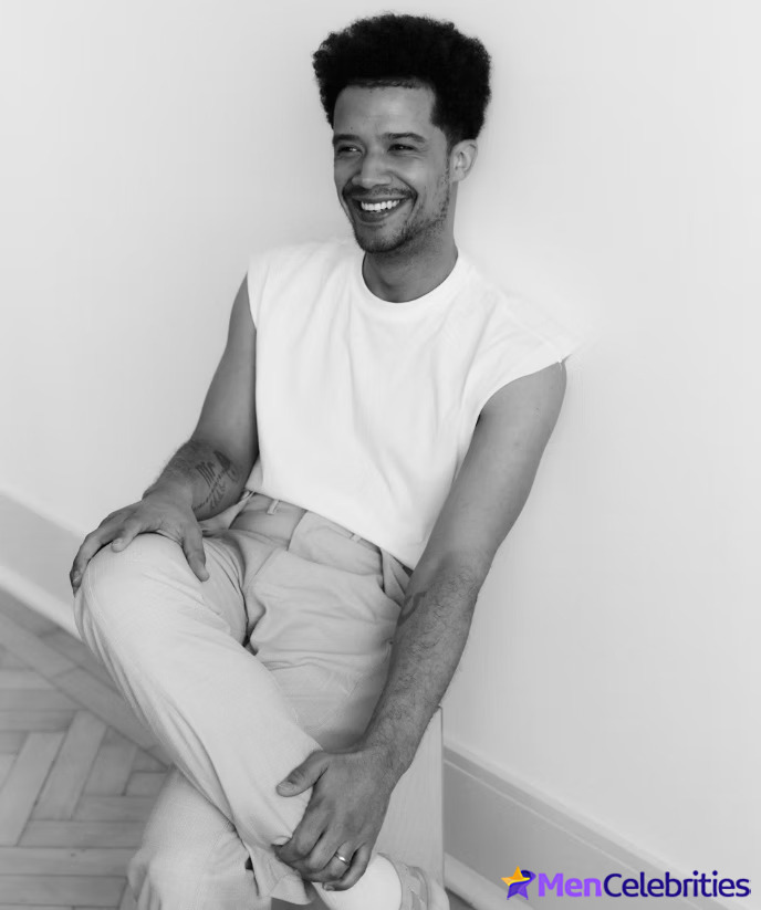 Jacob Anderson sexy pics