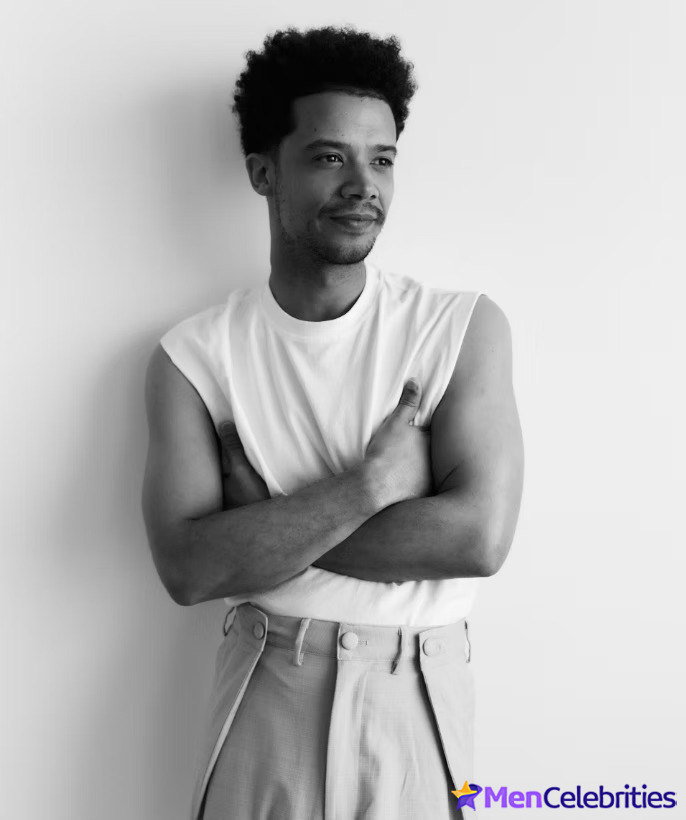 Jacob Anderson sexy pics