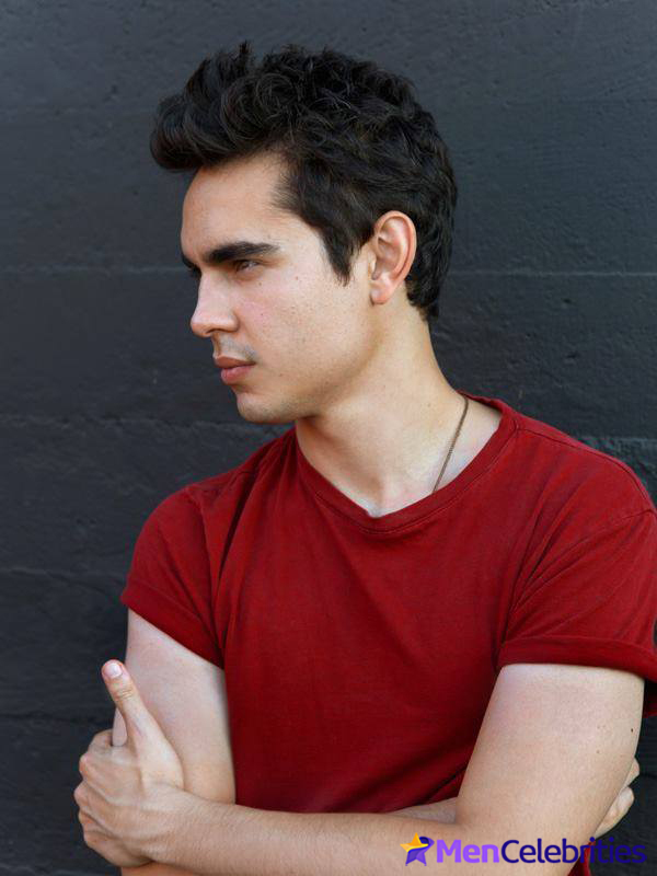 Max Minghella sexy pics