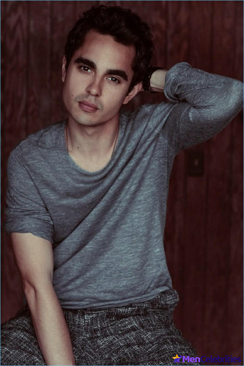 Max Minghella sexy pics