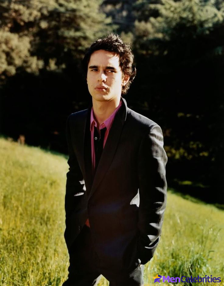 Max Minghella sexy pics