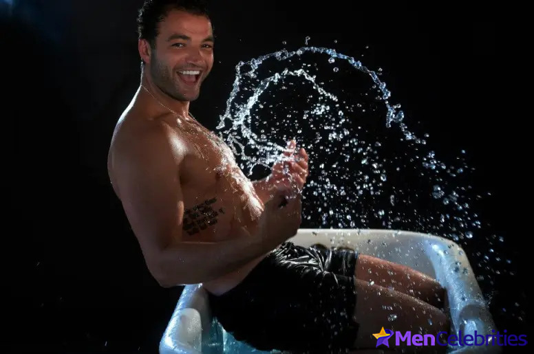 Nick E Tarabay sexy