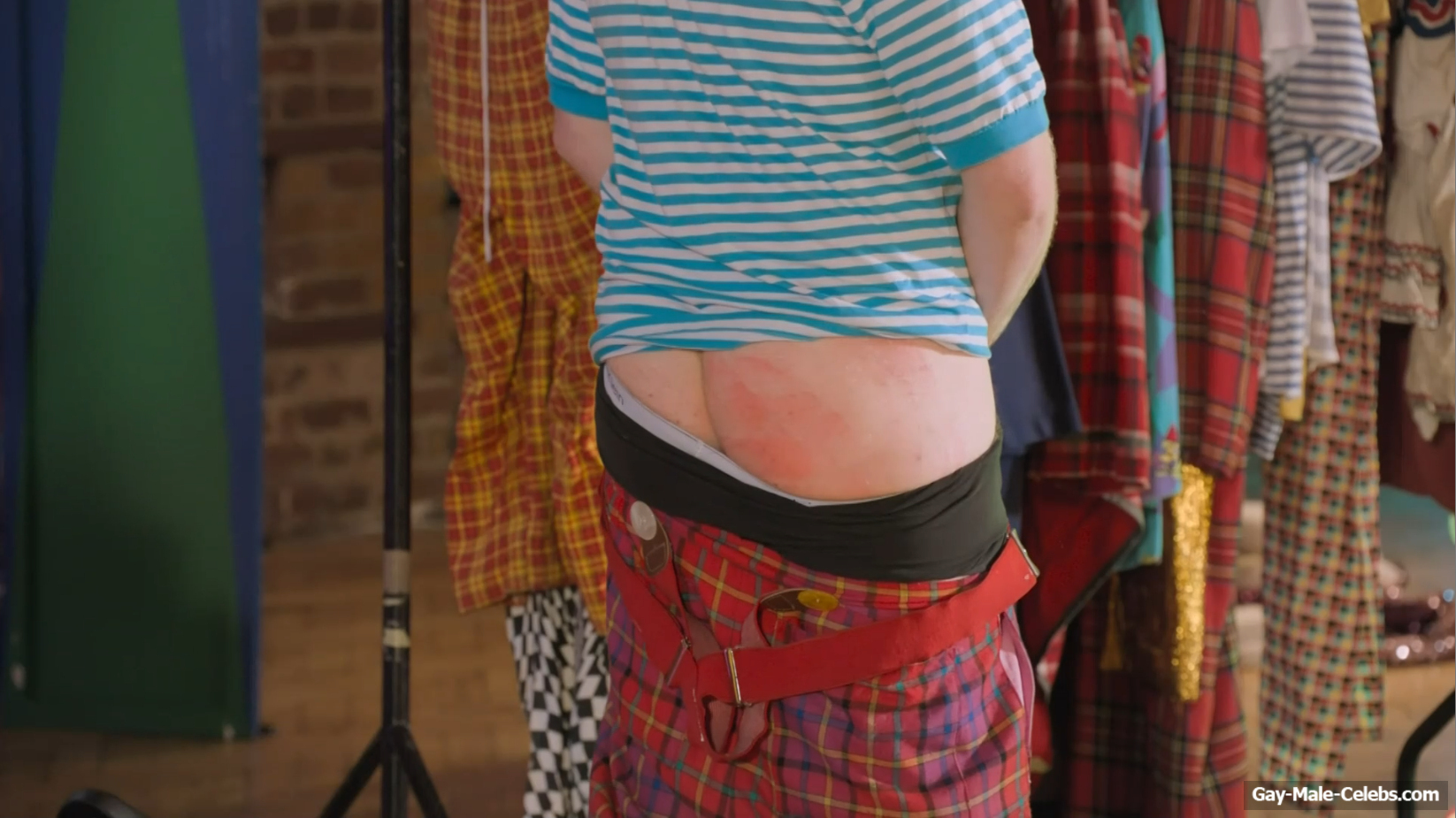 Rob Beckett and Romesh Ranganathan nude in Rob vs Romesh