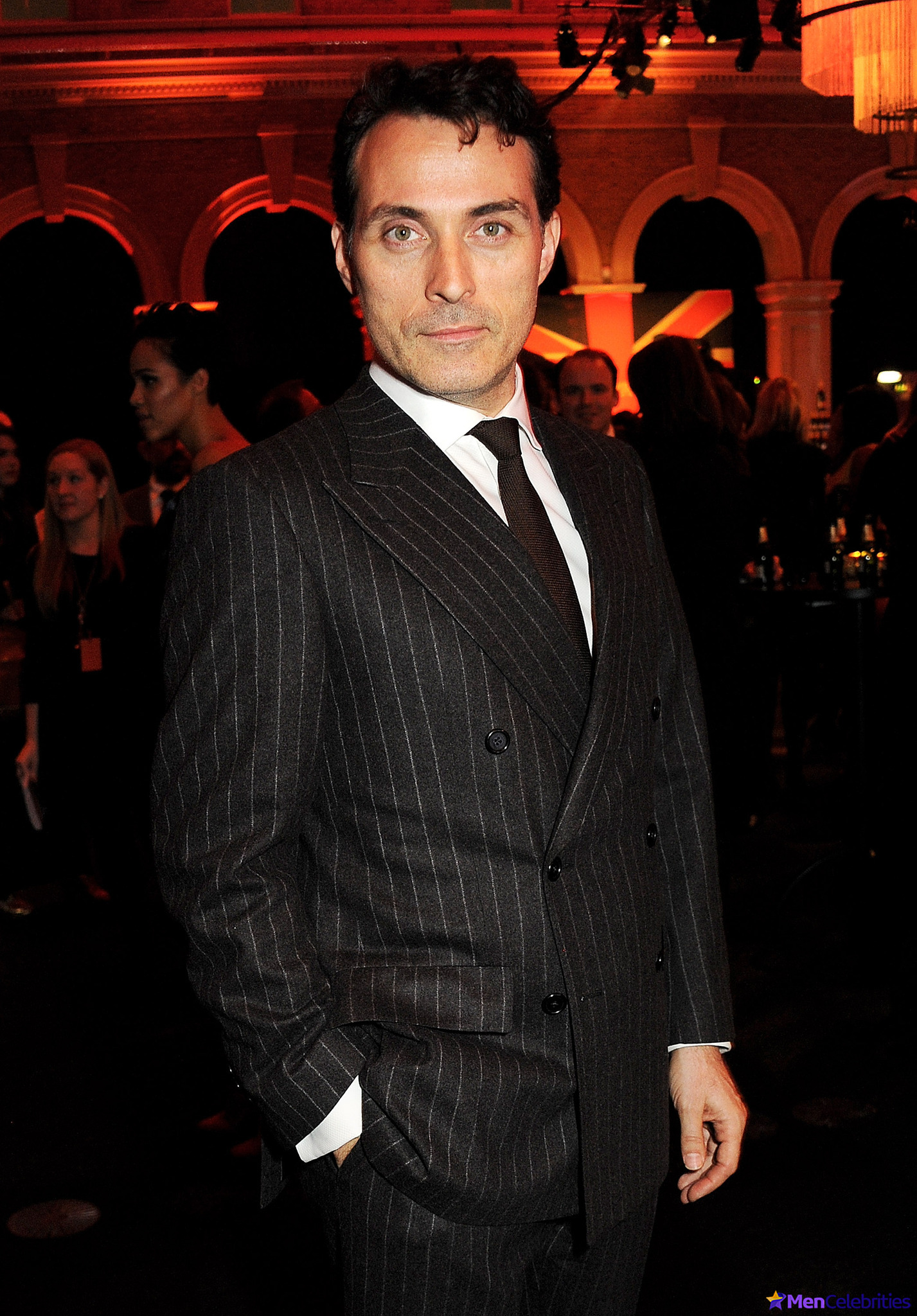 Rufus Sewell sexy pics