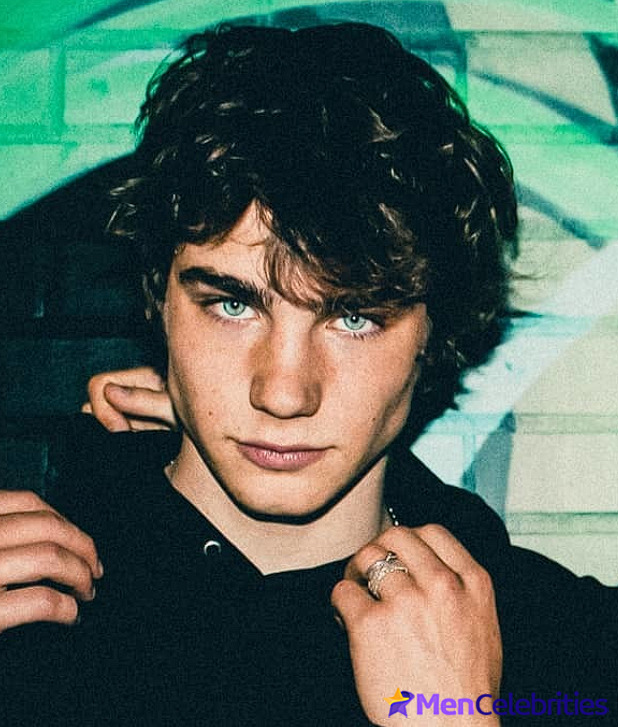 Alessandro Bedetti naked and sexy photos